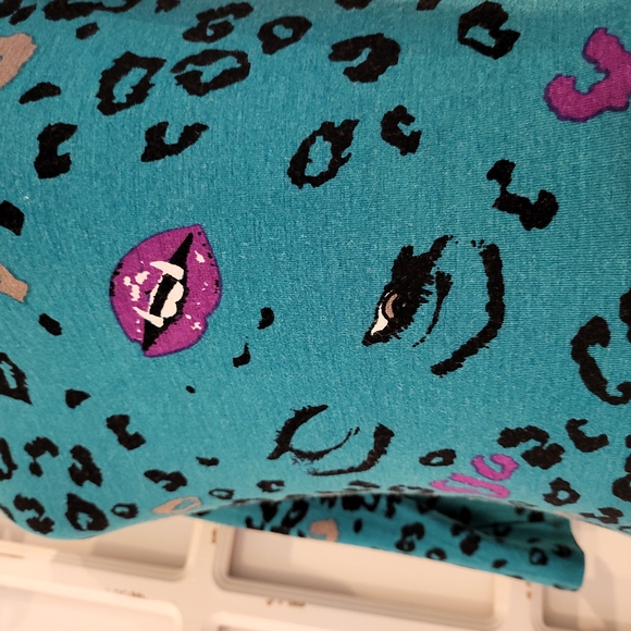 Betsey Johnson Lips printed stretch Jersey Knit dress sized Small - Picture 4 of 5